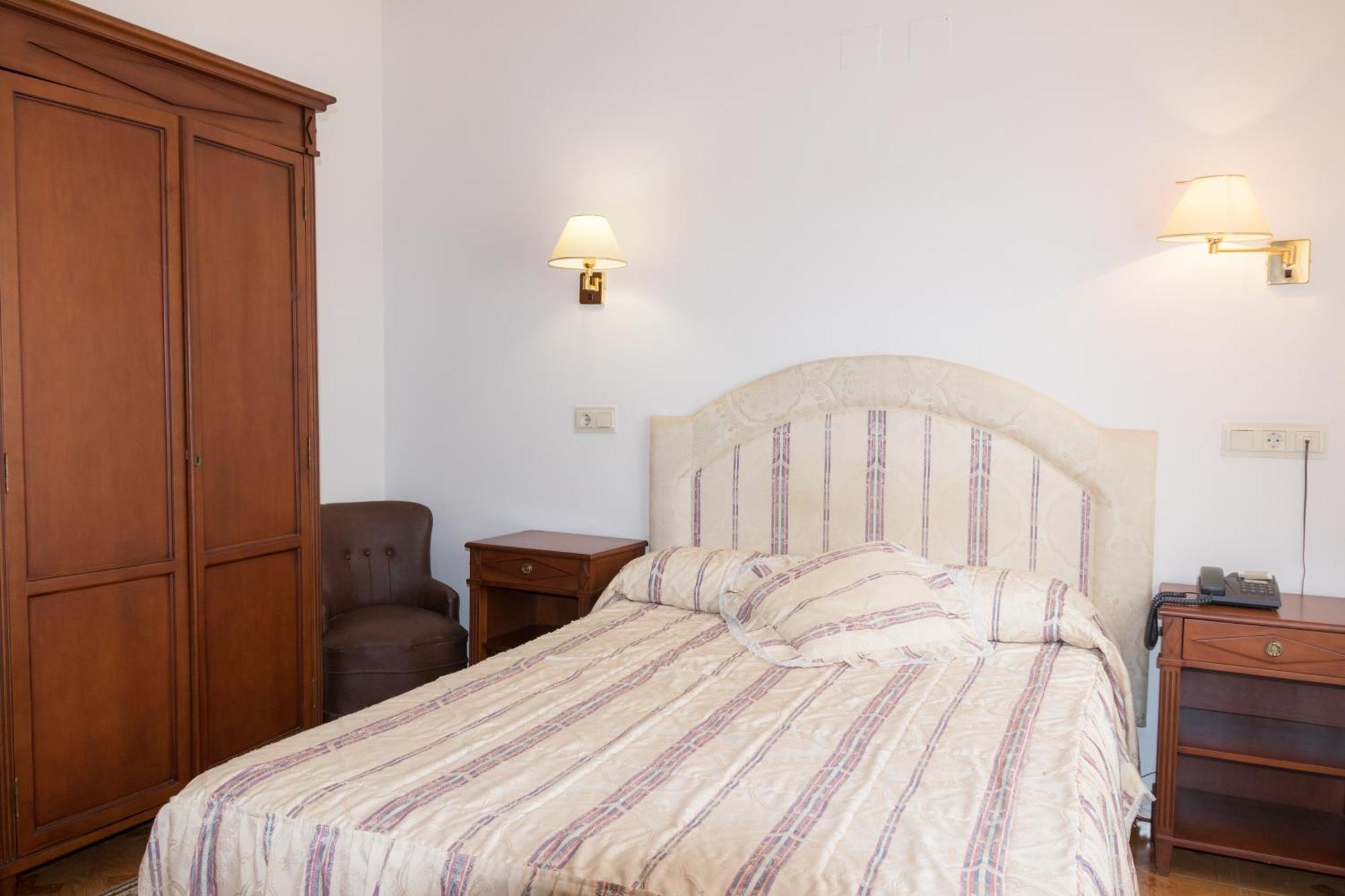 Hotel Avenida III Villadangos del Páramo Chambre photo