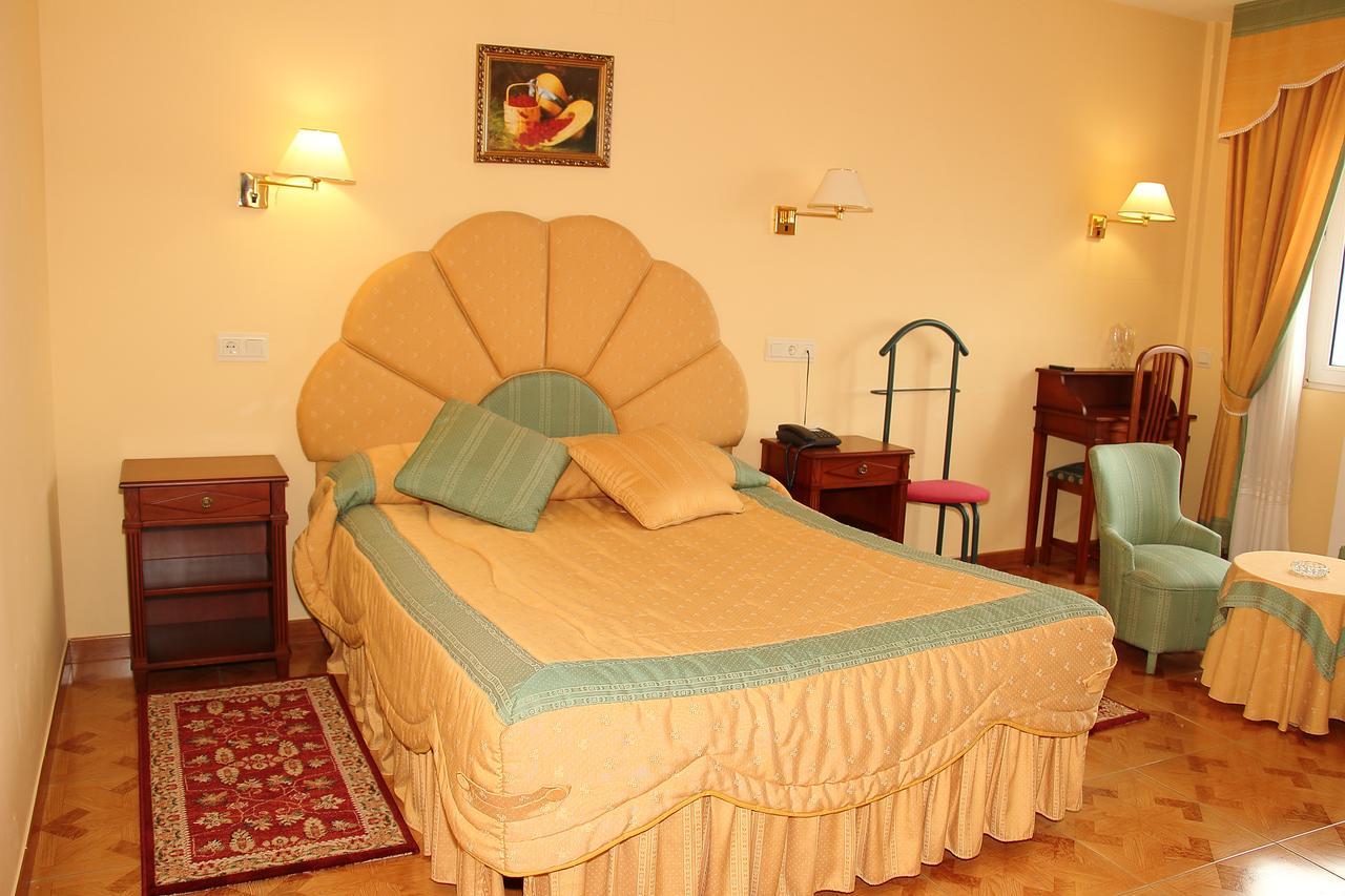 Hotel Avenida III Villadangos del Páramo Extérieur photo